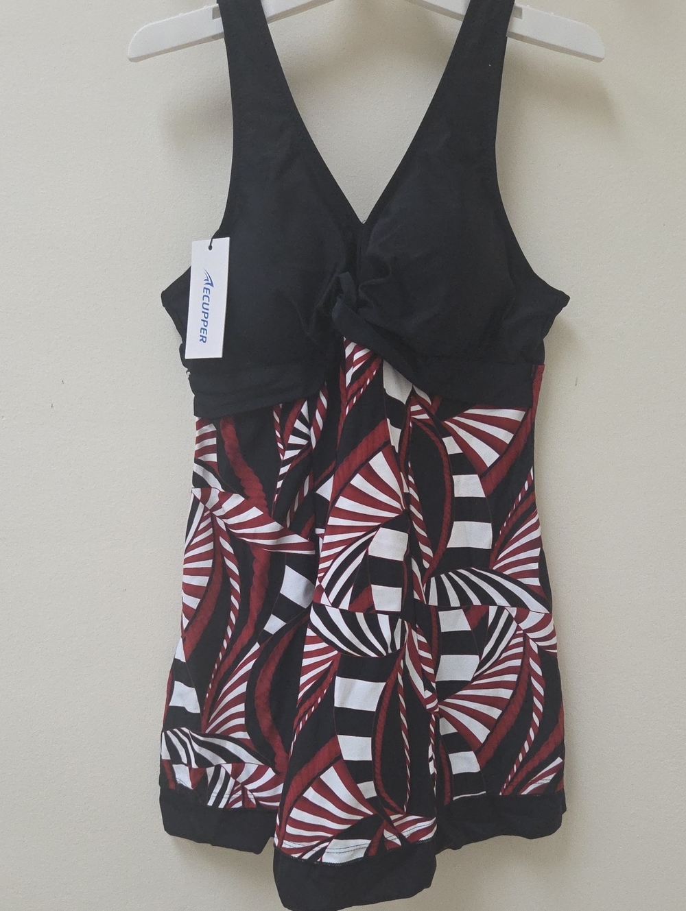 Ecupper Black & Red Graphic Tankini Swimsuit